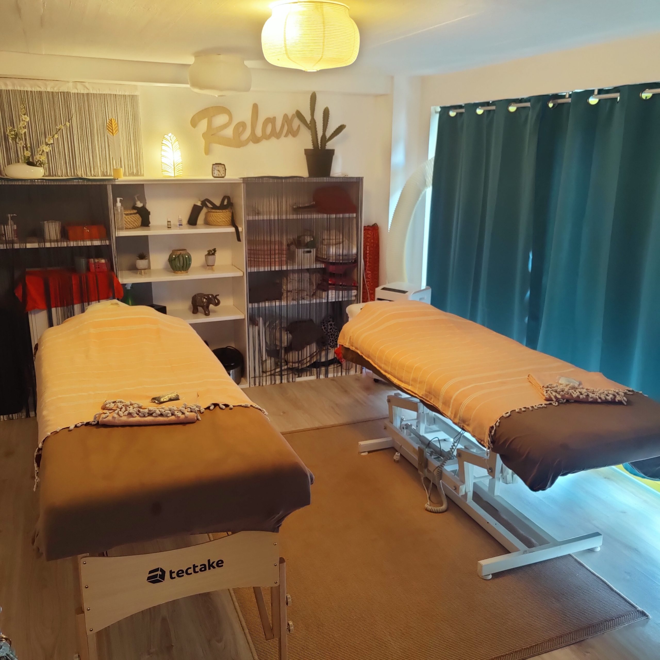 Bon cadeau pour un massage relaxant en duo 1h15. Prix pour 2 pers.